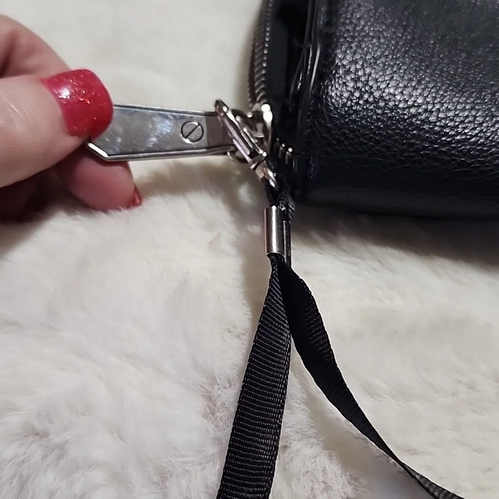 ROSETTI  CLUTCH FOLD OVER WALLET. - Picture 10 of 10